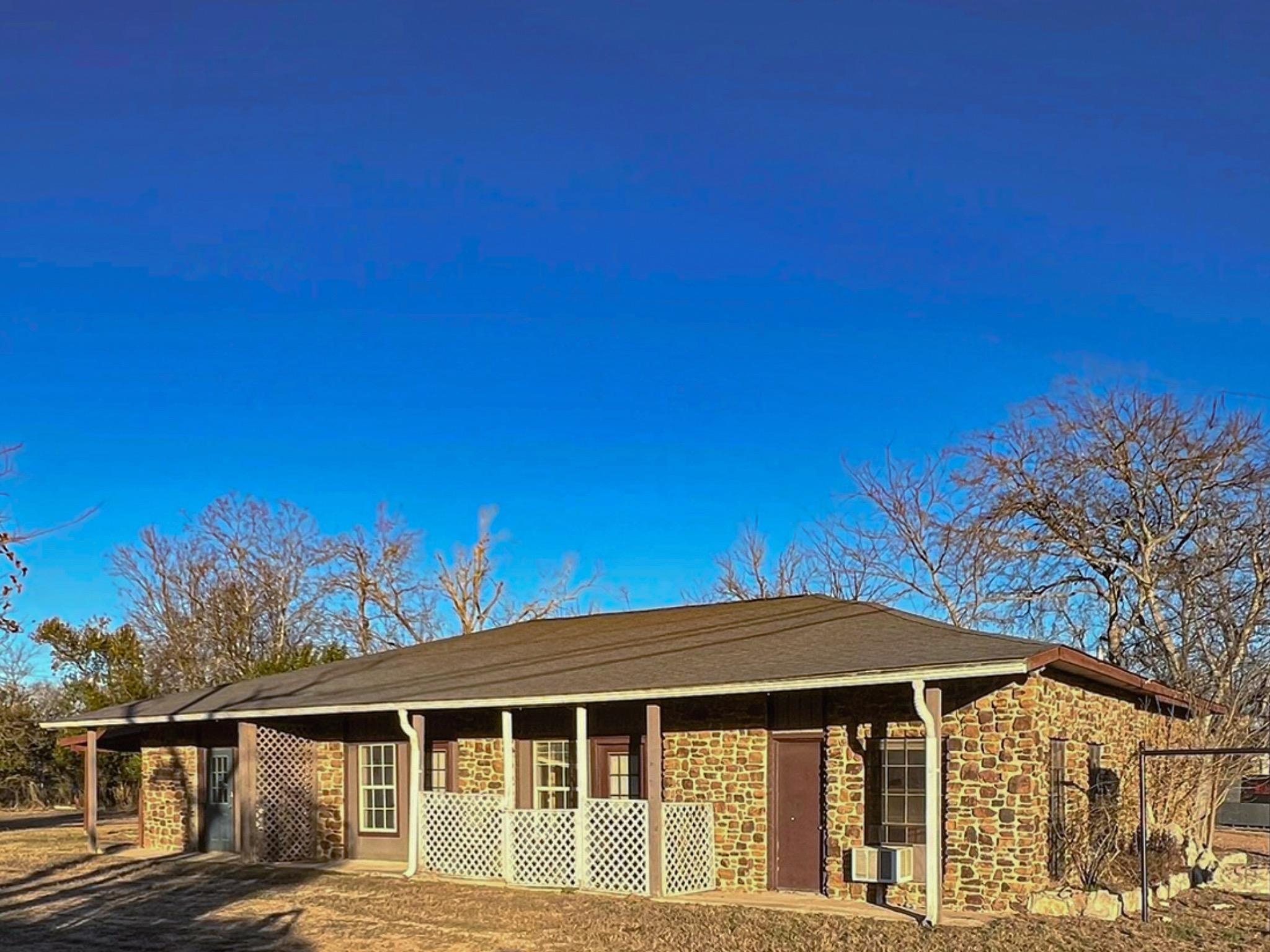 608 4th Street Blanco TX 78606