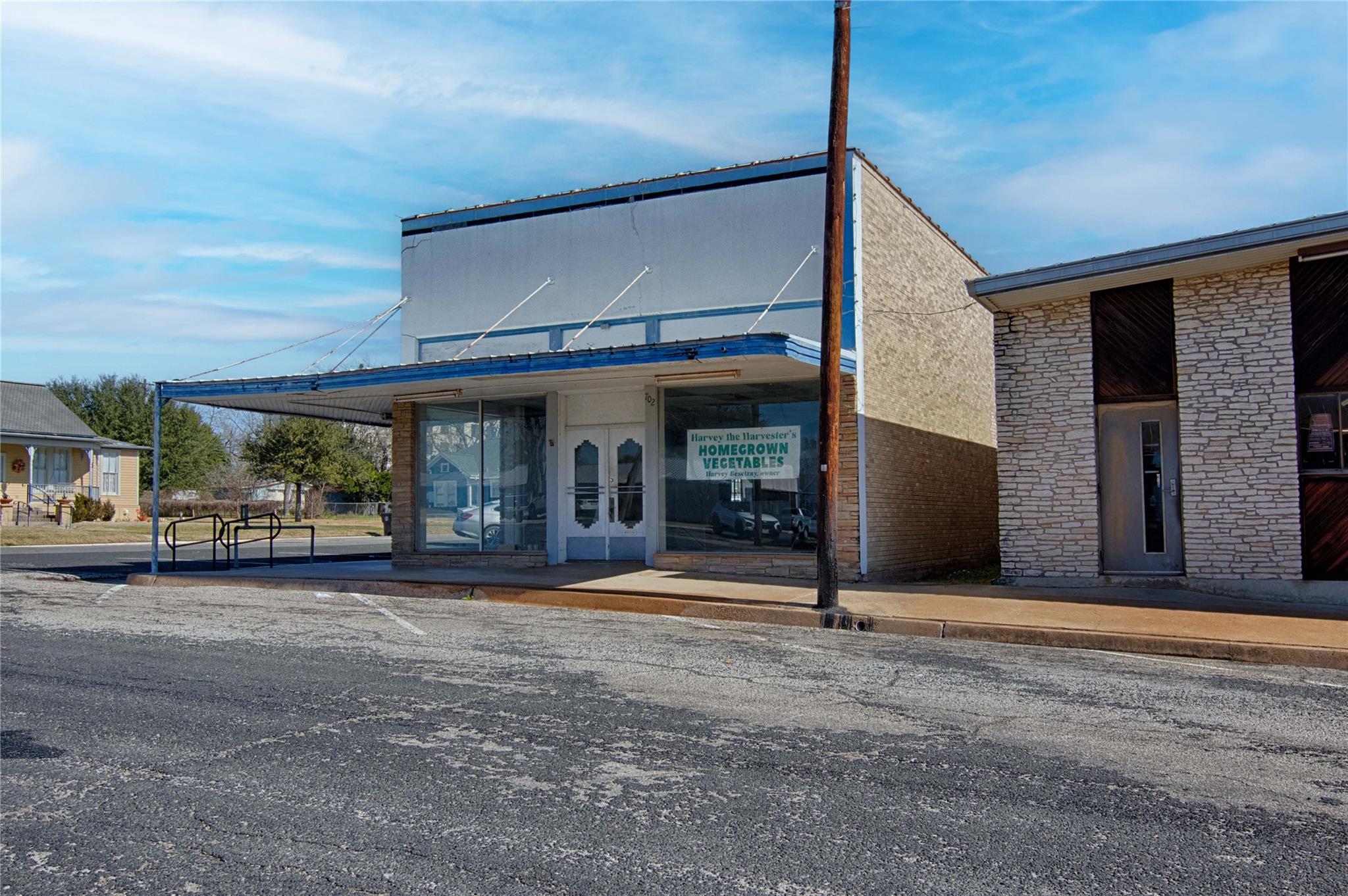 702 Upton Avenue Schulenburg TX 78956
