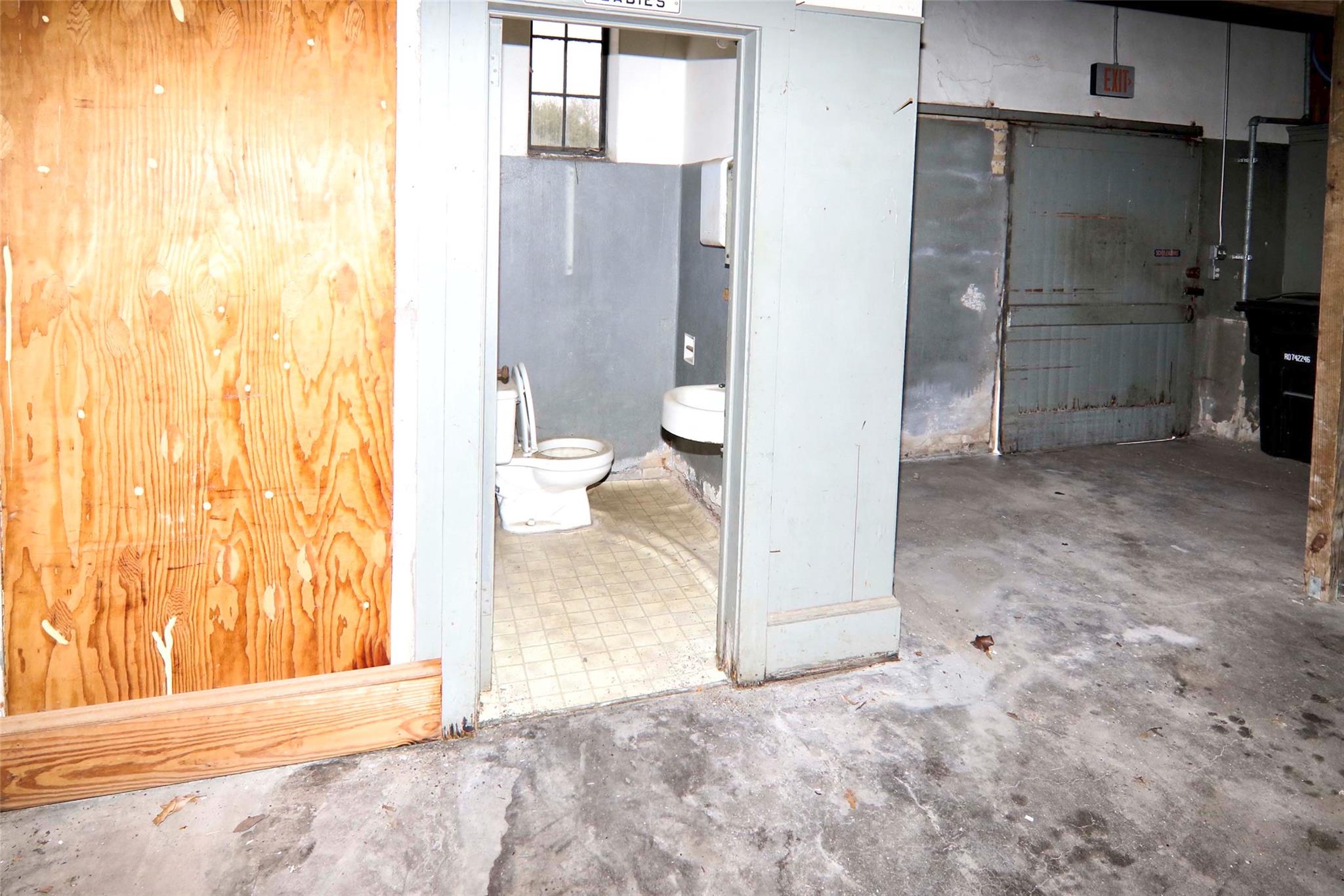 702 Upton Avenue Schulenburg TX 78956