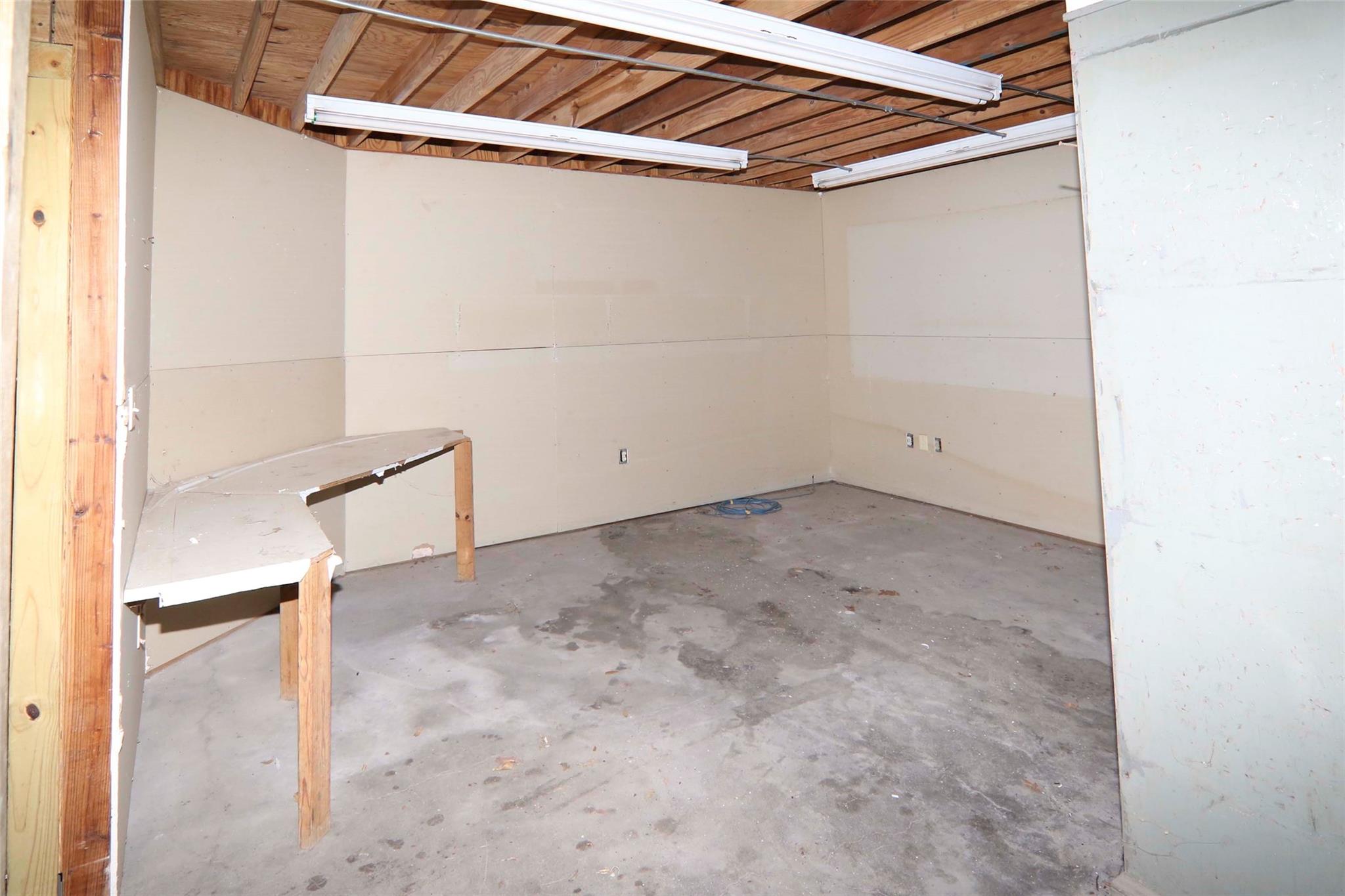 702 Upton Avenue Schulenburg TX 78956