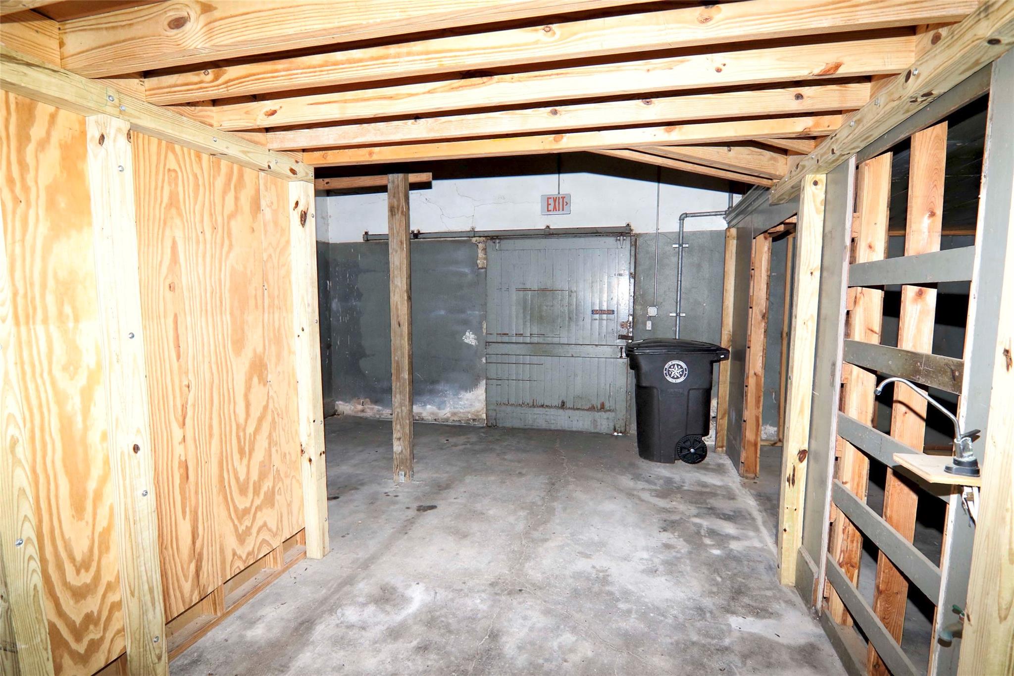 702 Upton Avenue Schulenburg TX 78956
