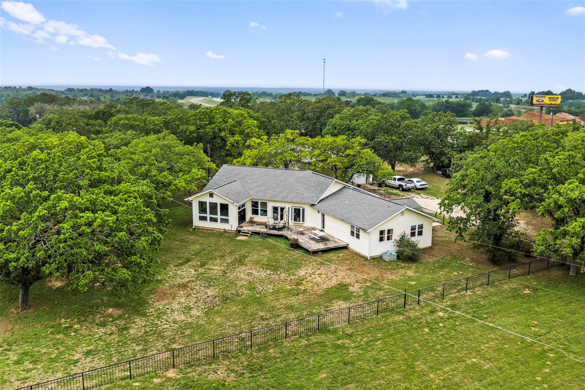 1389 Highway 290 E Elgin TX 78621