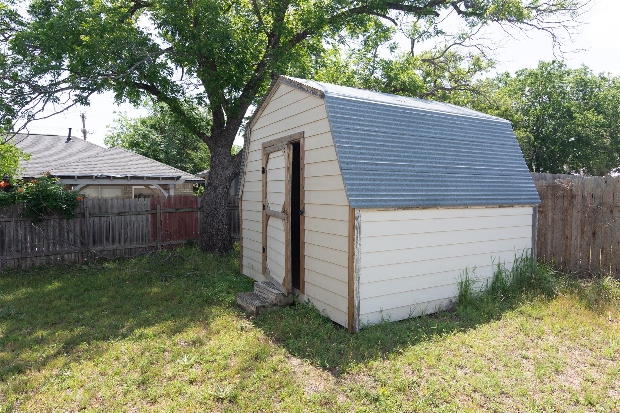 603 W Main Street Johnson City TX 78636
