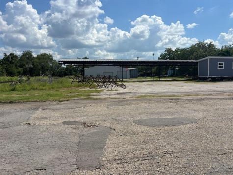 300 W Hempstead-b Street Giddings TX 78942