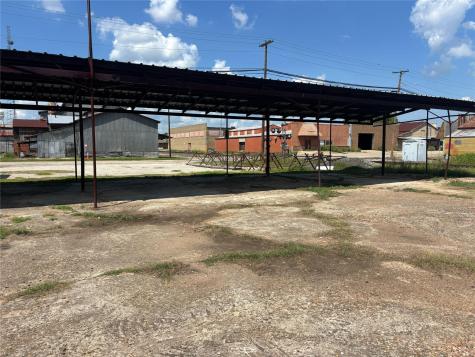300 W Hempstead-b Street Giddings TX 78942