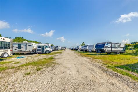 309 W Archer Road Baytown TX 77521