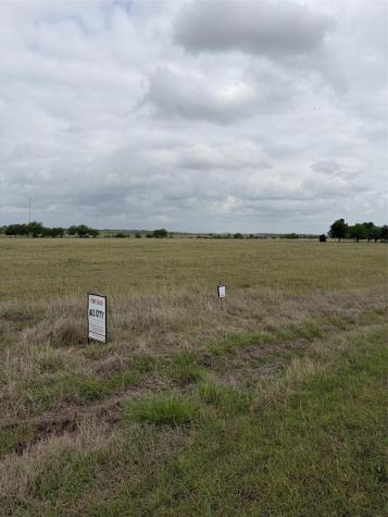 320 Airfield Road Fentress TX 78622