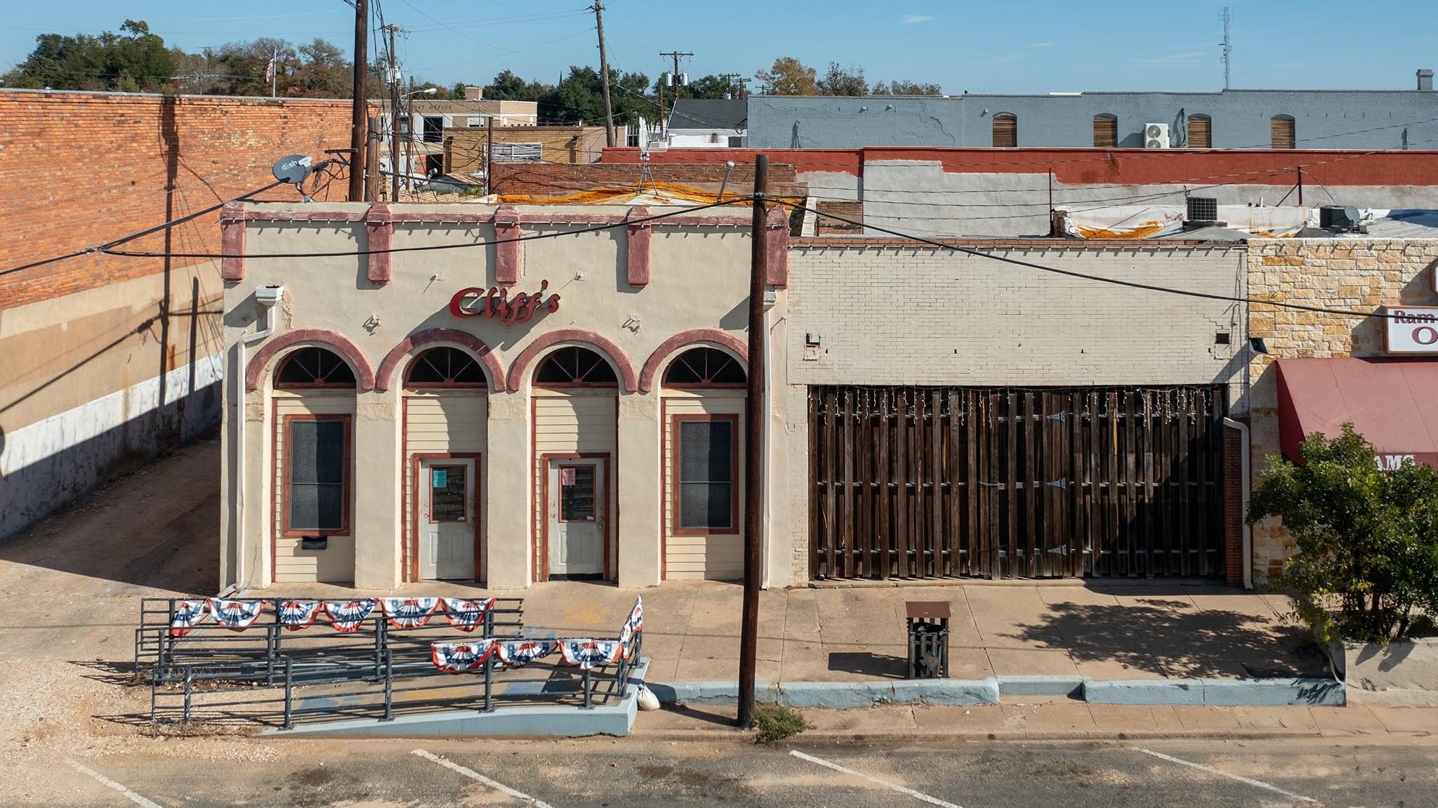 218 N Main Street Rockdale TX 76567