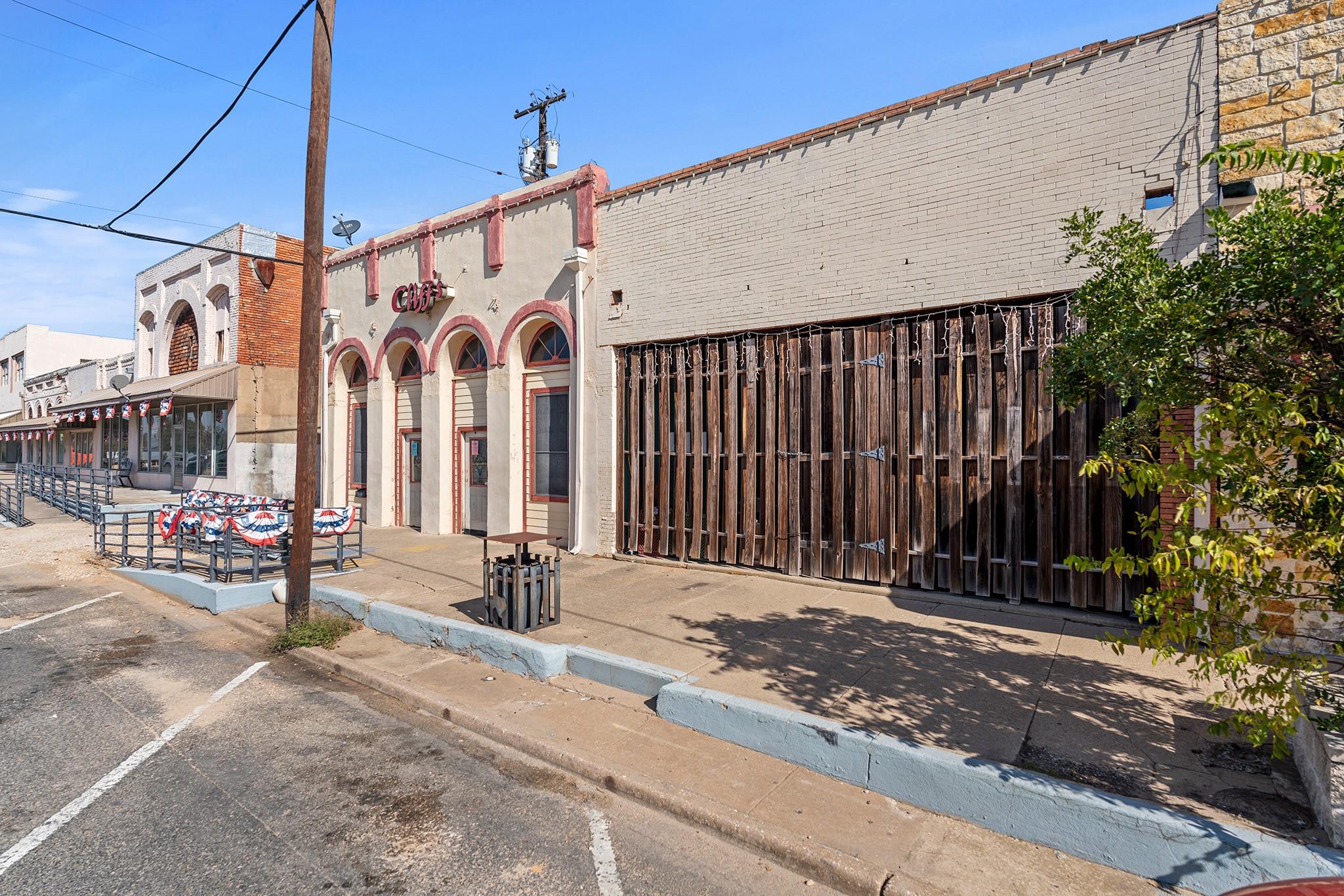 218 N Main Street Rockdale TX 76567