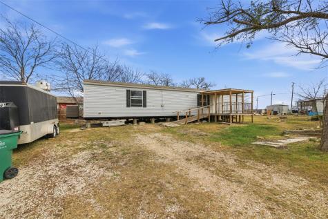 508 W Mesquite Avenue Rogers TX 76569