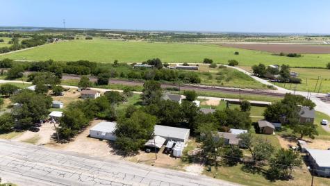 508 W Mesquite Avenue Rogers TX 76569