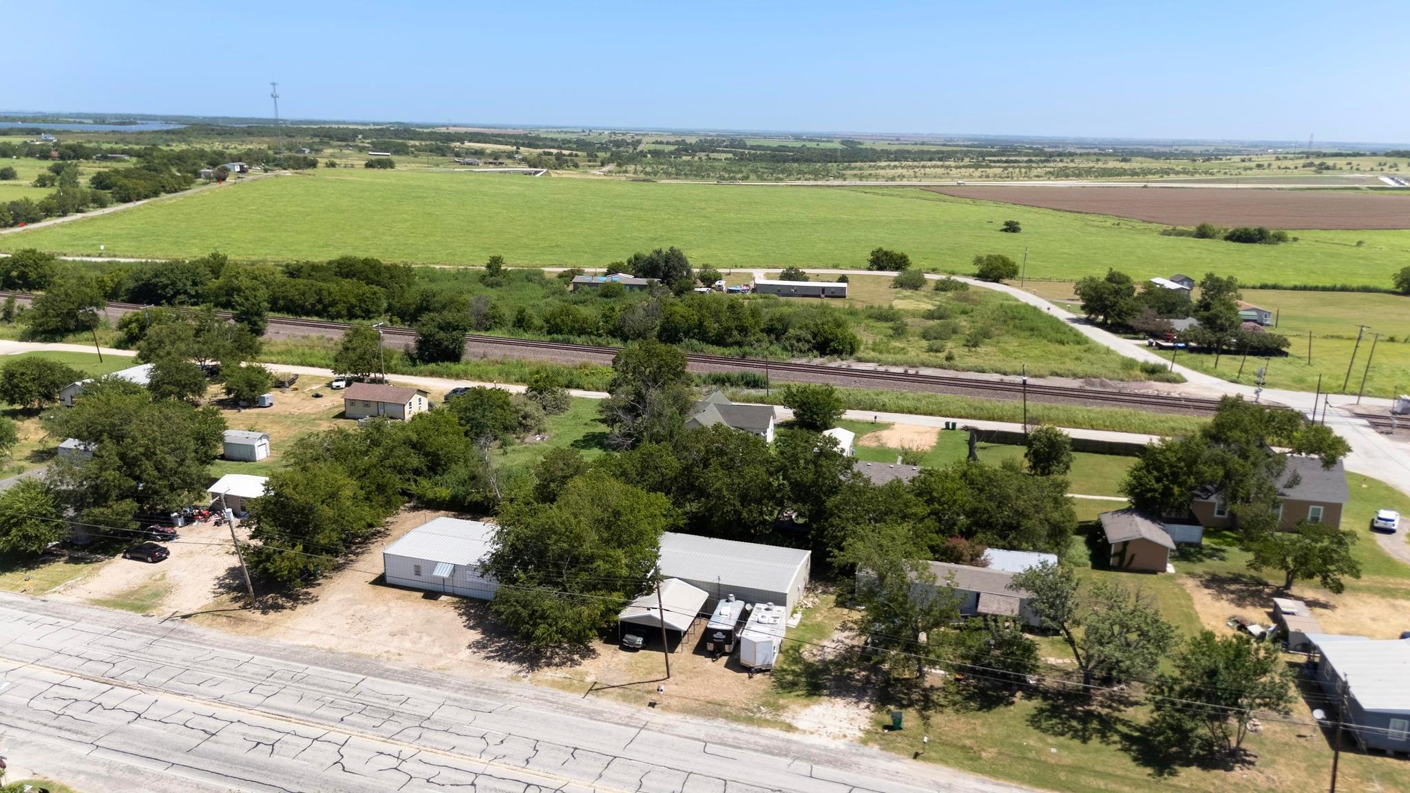 508 W Mesquite Avenue Rogers TX 76569