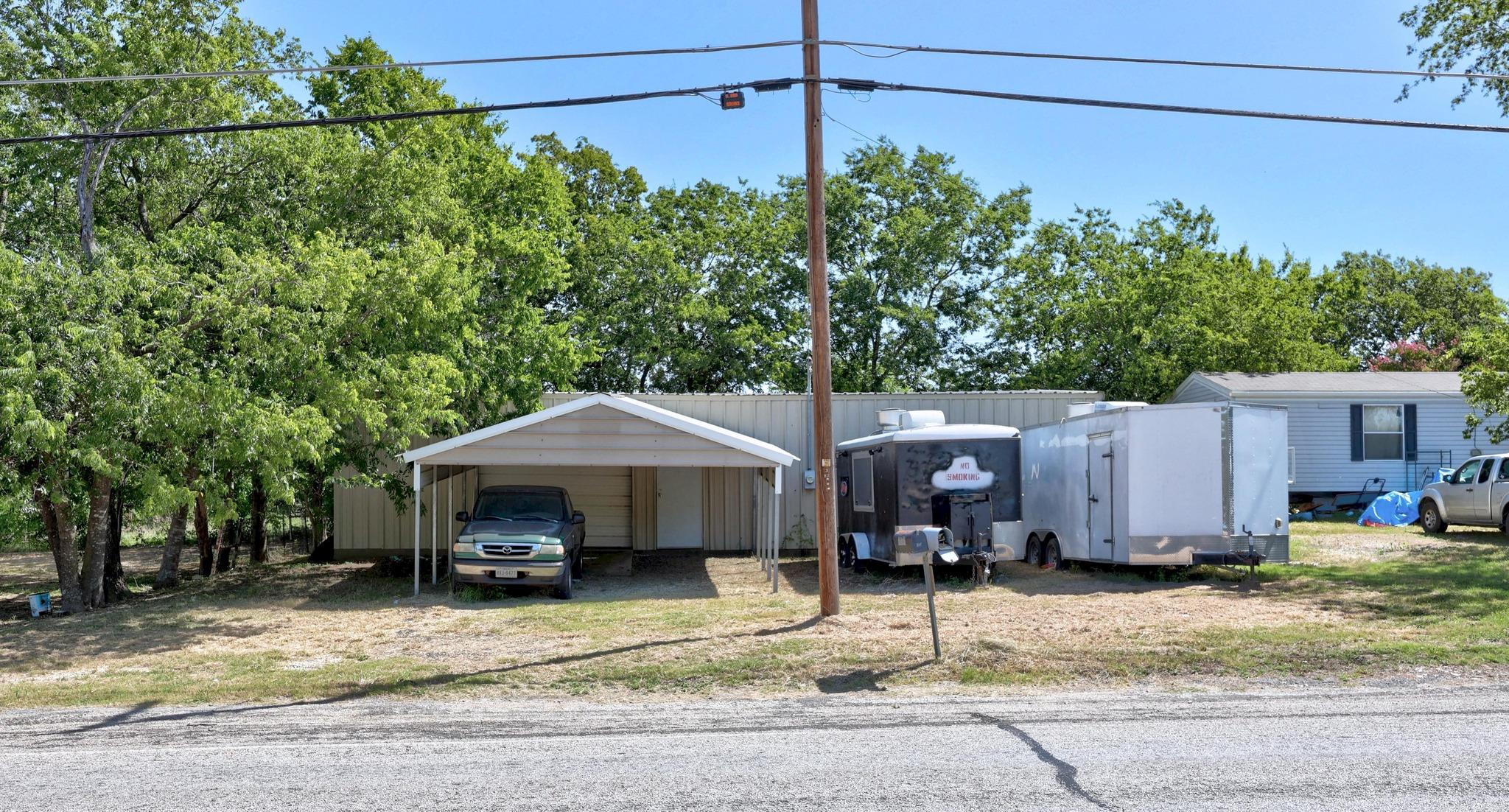 508 W Mesquite Avenue Rogers TX 76569