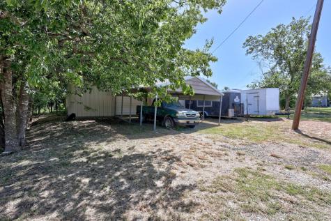 508 W Mesquite Avenue Rogers TX 76569