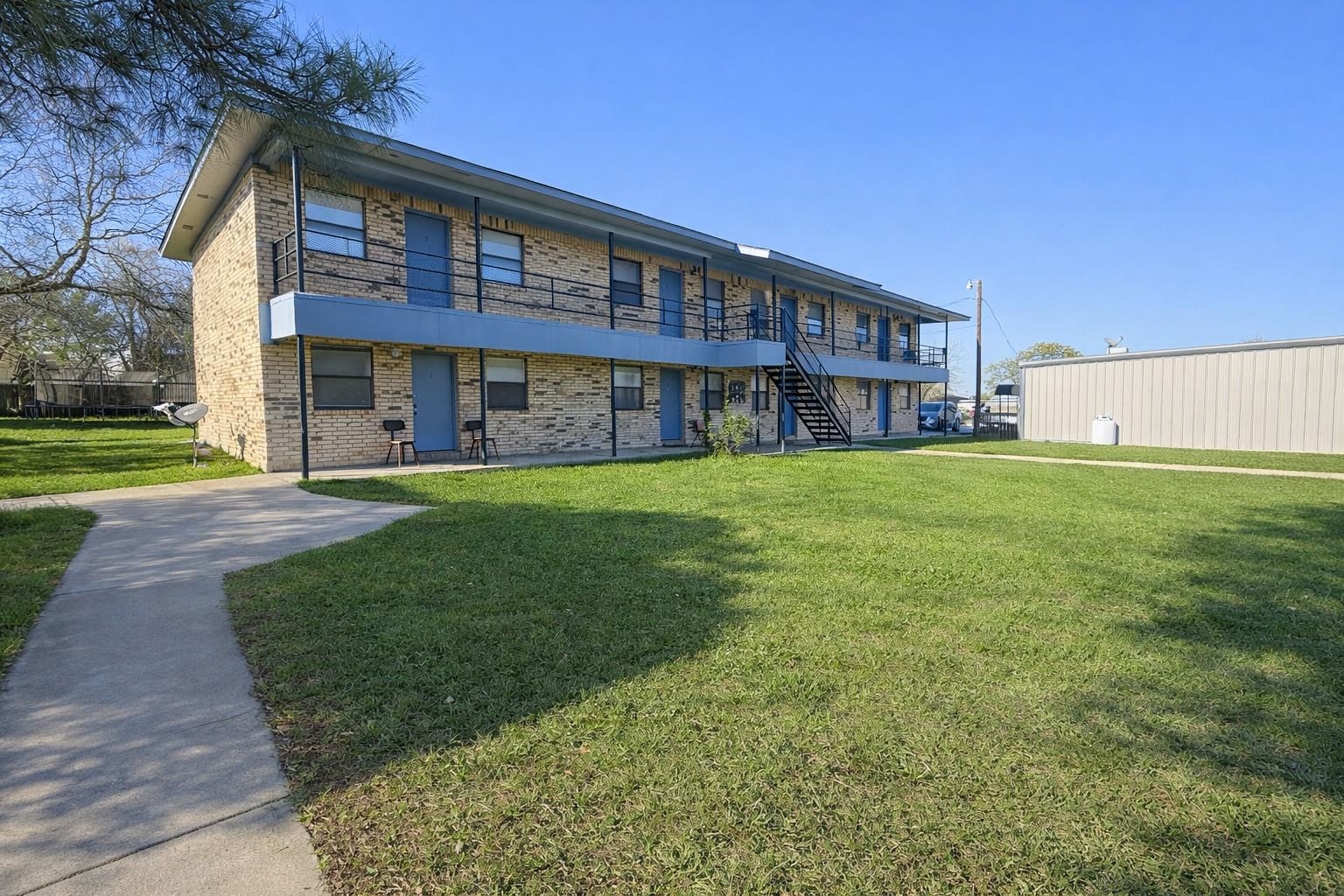 1706 W Cameron Avenue Rockdale TX 76567