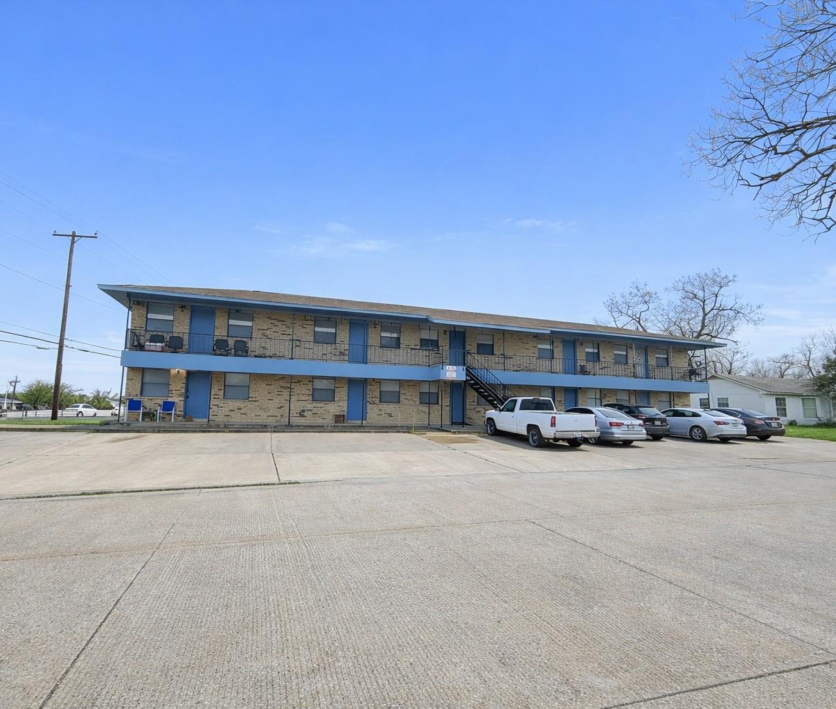 1706 W Cameron Avenue Rockdale TX 76567