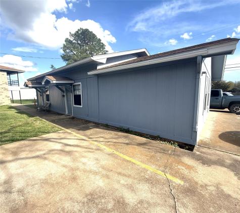 1706 W Cameron Avenue Rockdale TX 76567