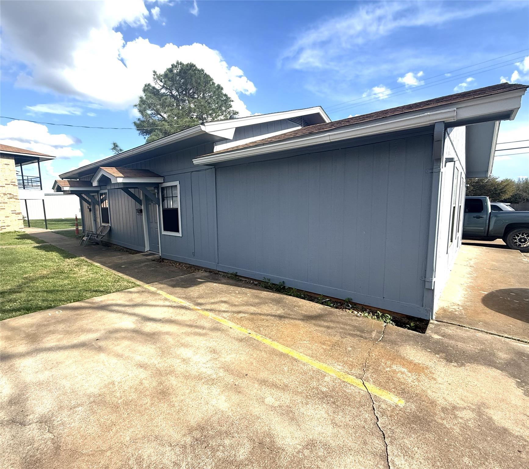 1706 W Cameron Avenue Rockdale TX 76567