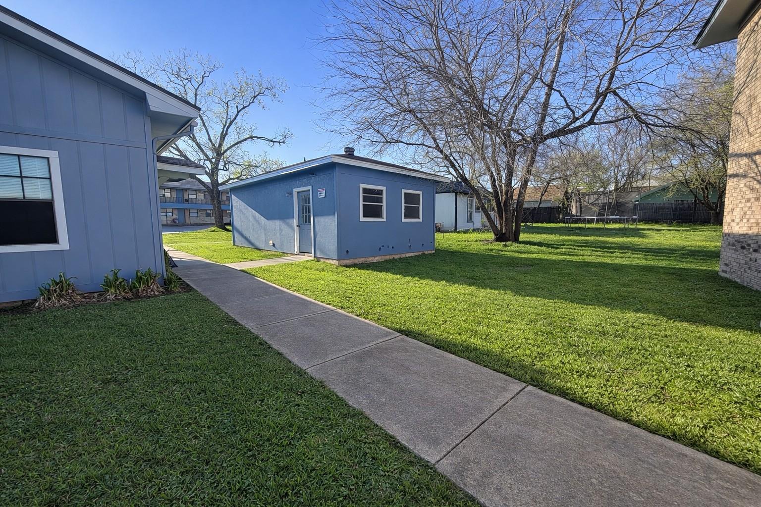 1706 W Cameron Avenue Rockdale TX 76567