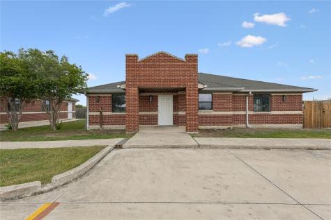 1024 S Guadalupe Street Lockhart TX 78644