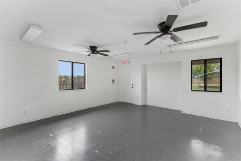 1024 S Guadalupe Street Lockhart TX 78644