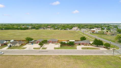 1024 S Guadalupe Street Lockhart TX 78644