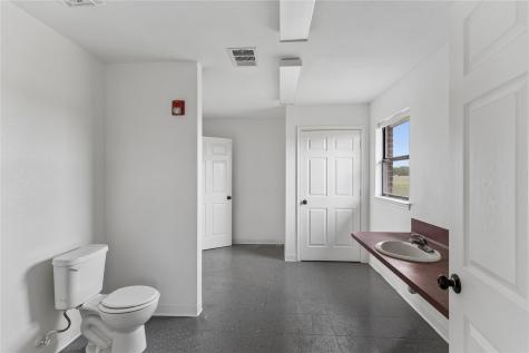 1024 S Guadalupe Street Lockhart TX 78644