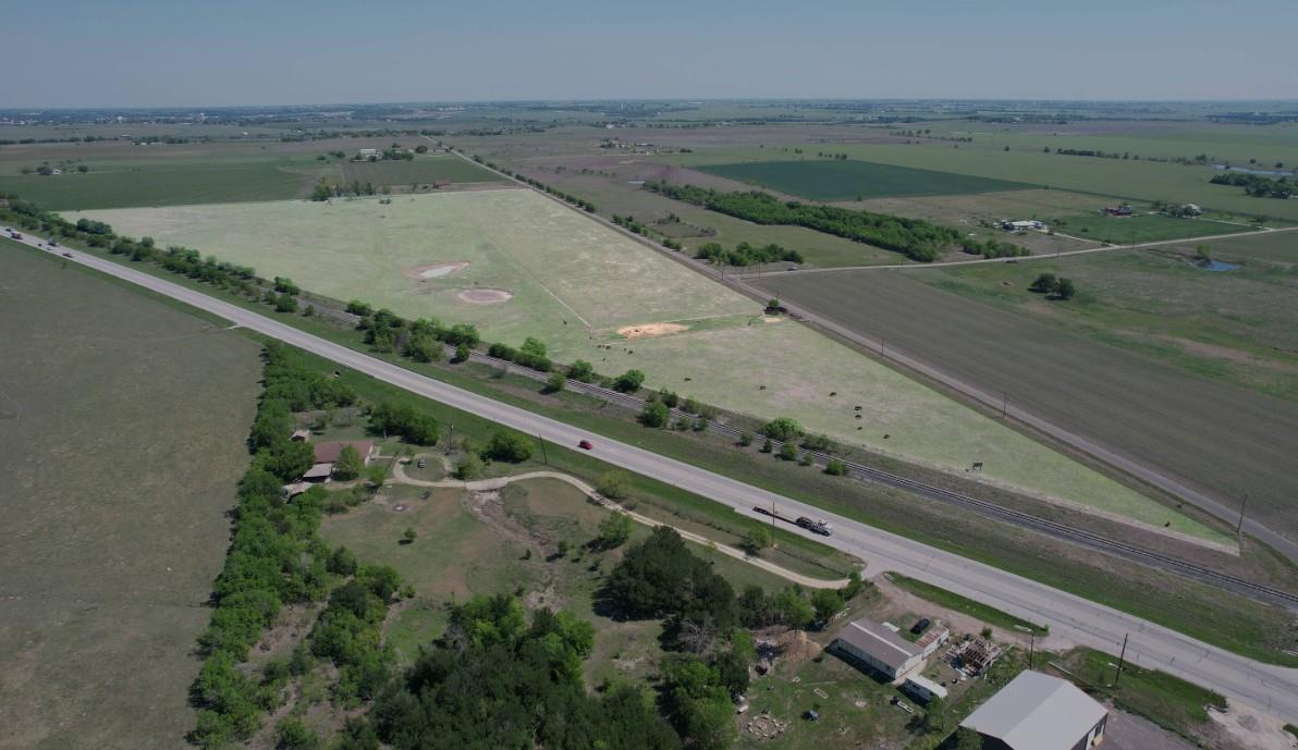 452 Tx Highway 95 Roads Taylor TX 76574