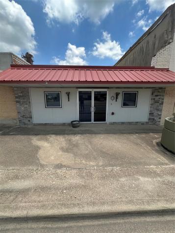 8 W Mesquite Avenue Rogers TX 76569