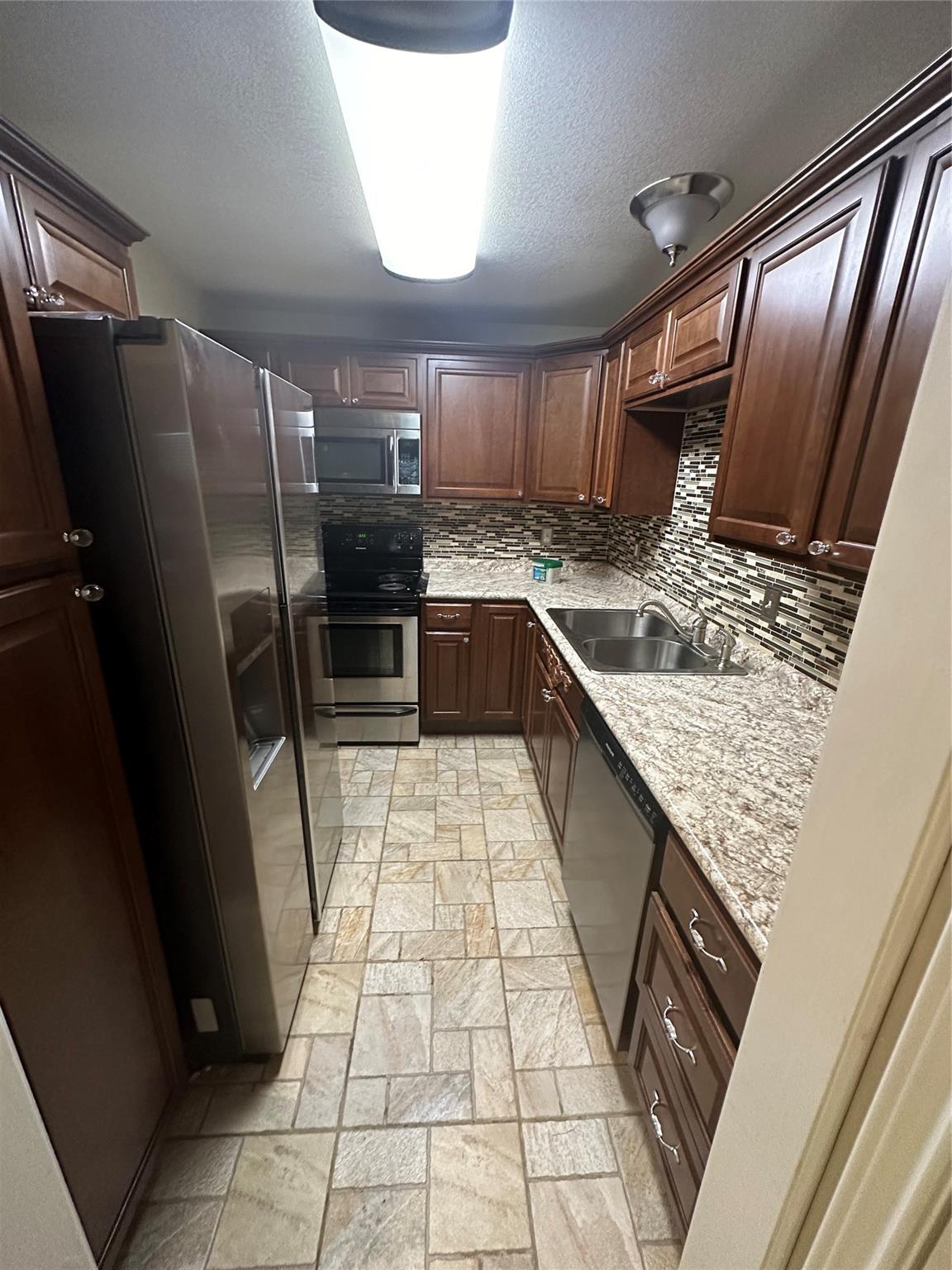 8 W Mesquite Avenue Rogers TX 76569