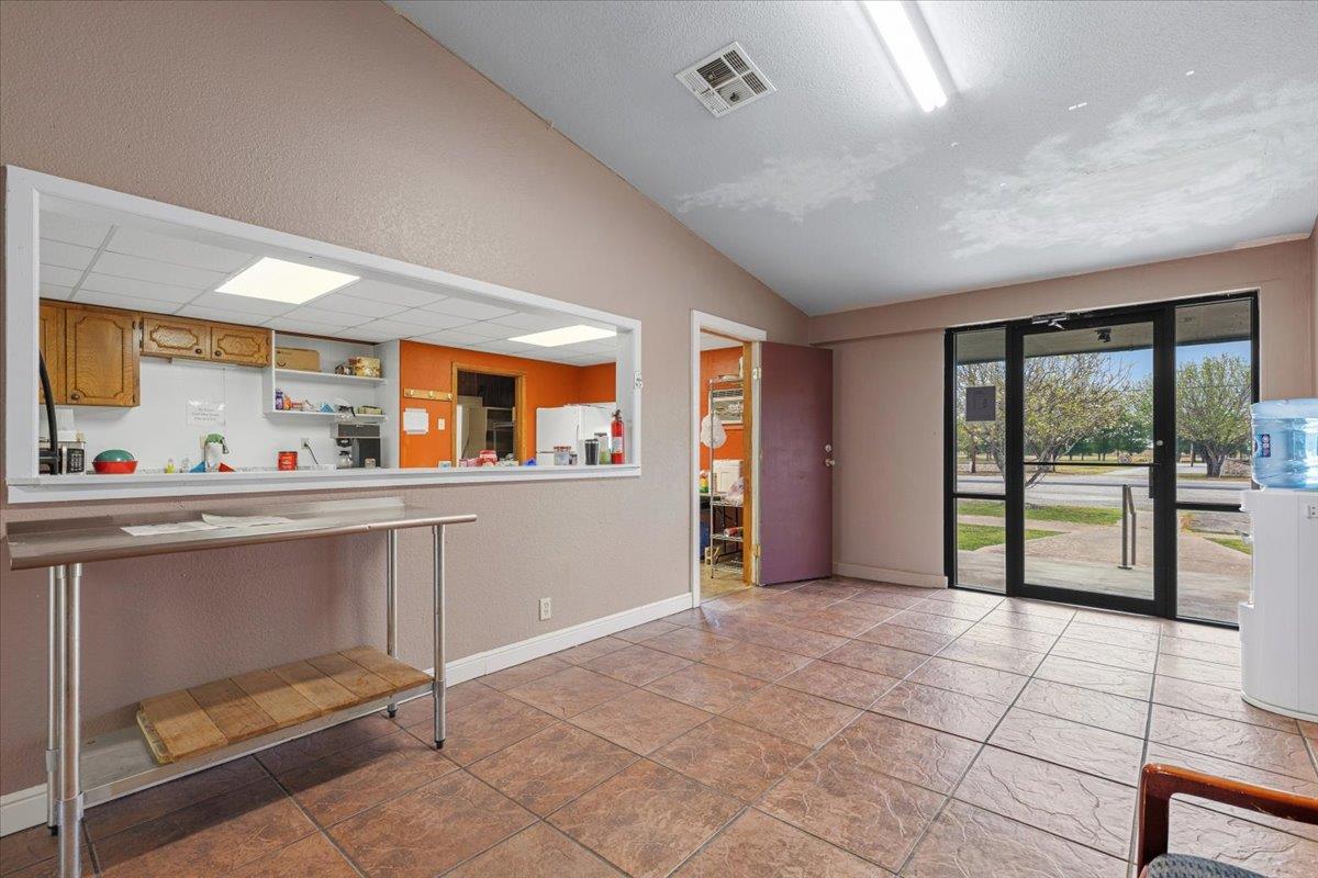2418 Fm 1704 Elgin TX 78621