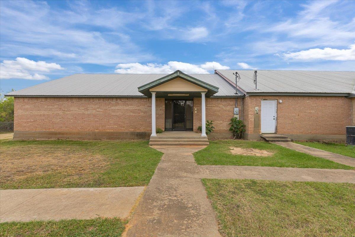 2418 Fm 1704 Elgin TX 78621
