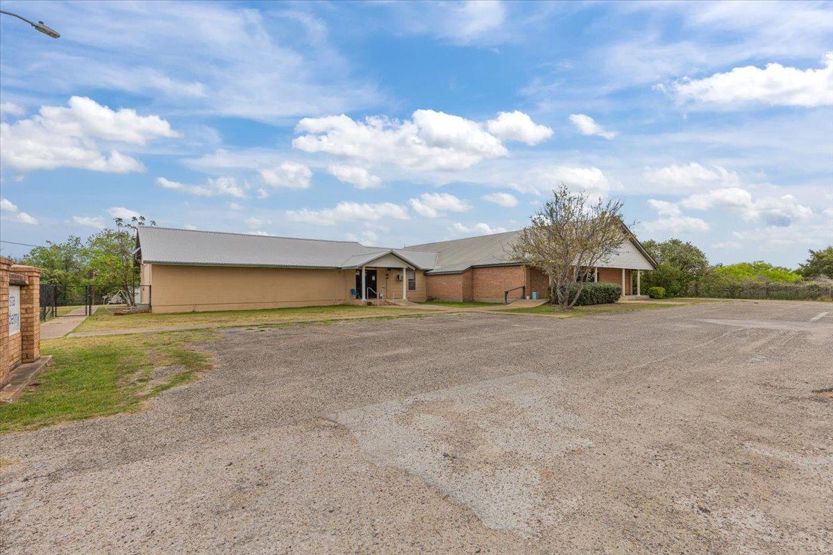 2418 Fm 1704 Elgin TX 78621