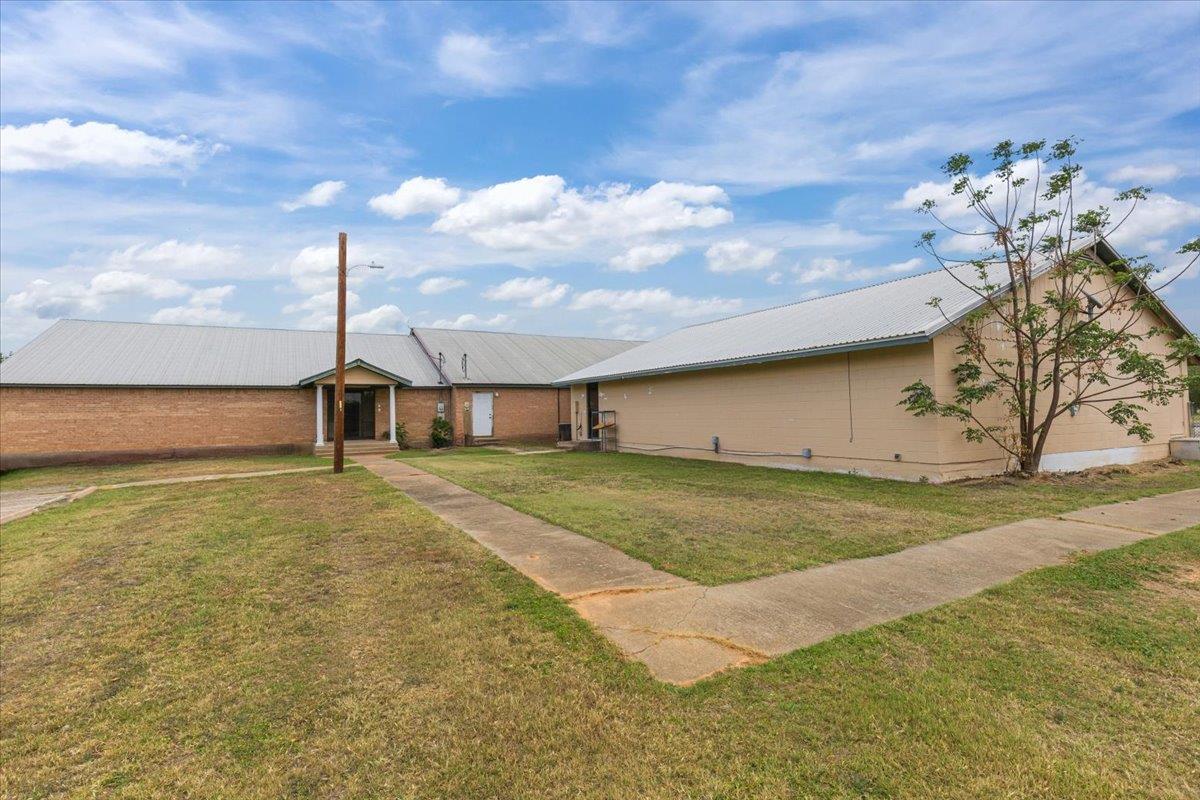 2418 Fm 1704 Elgin TX 78621