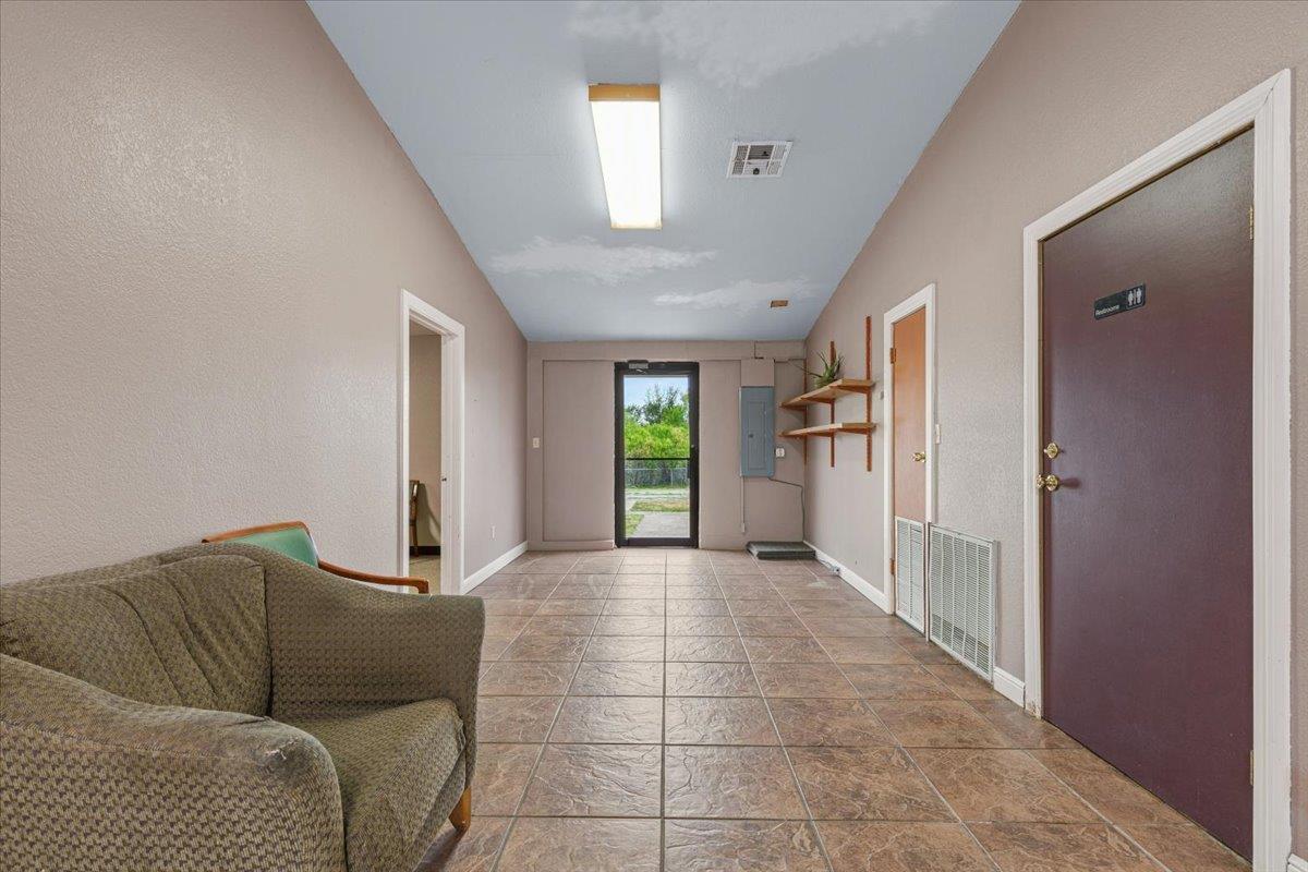2418 Fm 1704 Elgin TX 78621