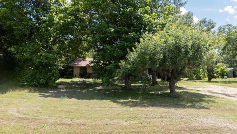 4302 N Main Street Taylor TX 76574