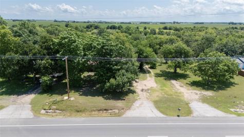 4302 N Main Street Taylor TX 76574