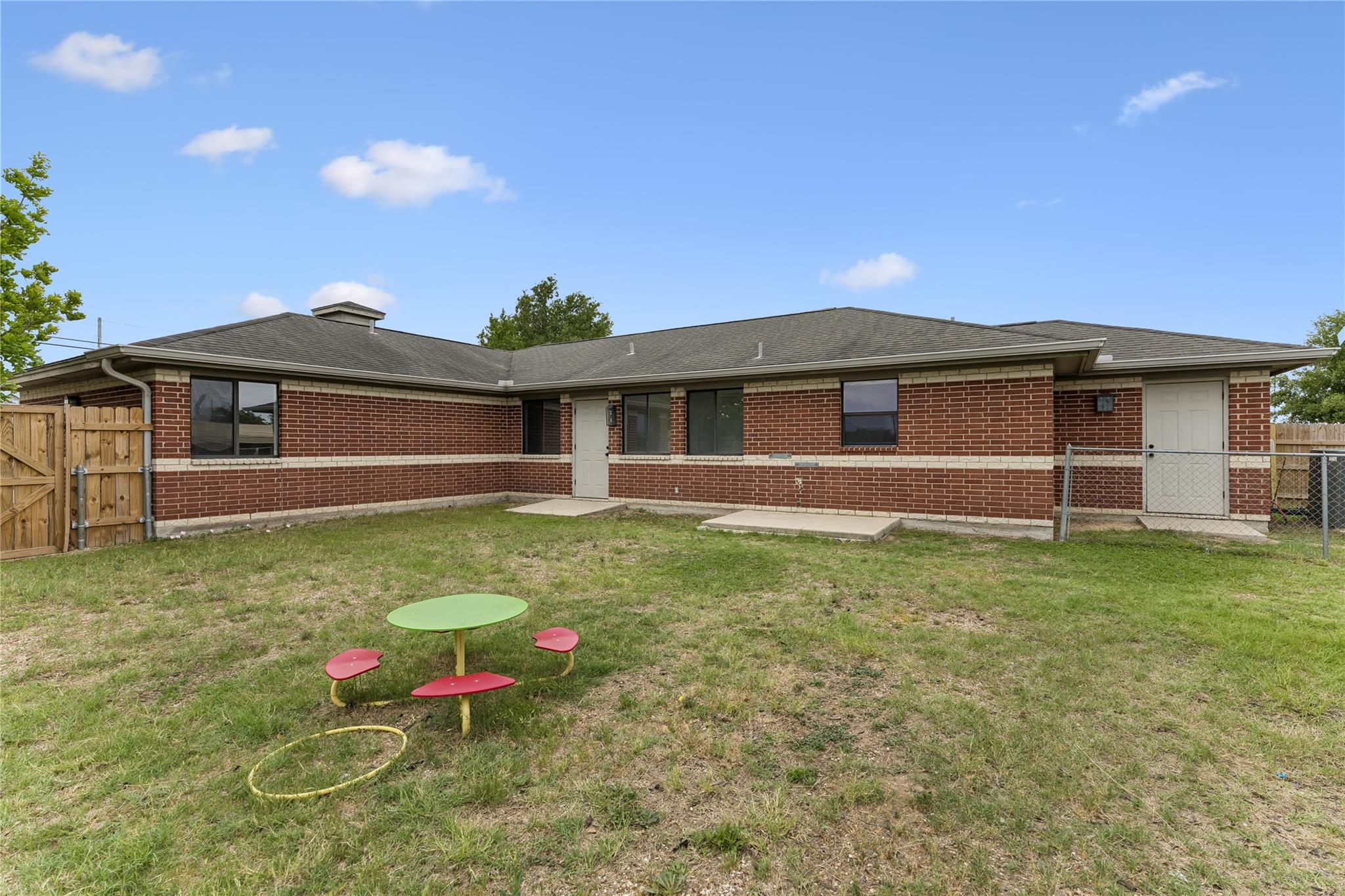 1030 S Guadalupe Street Lockhart TX 78644