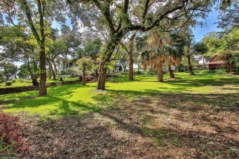 906 Chestnut Street San Marcos TX 78666
