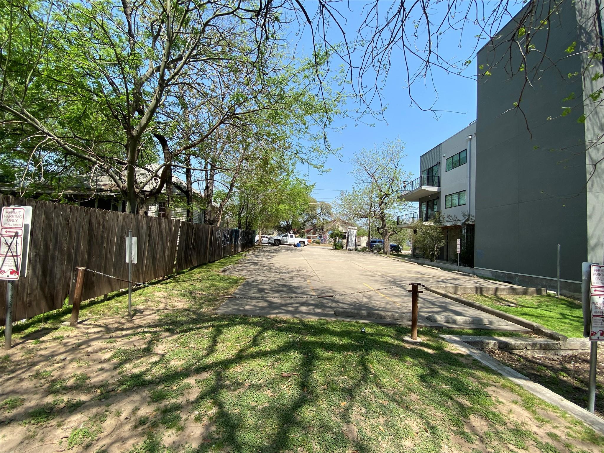 1613 E 7th Street Austin TX 78702