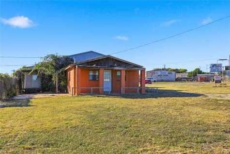 13 Jack Nixon Roads Fredericksburg TX 78624