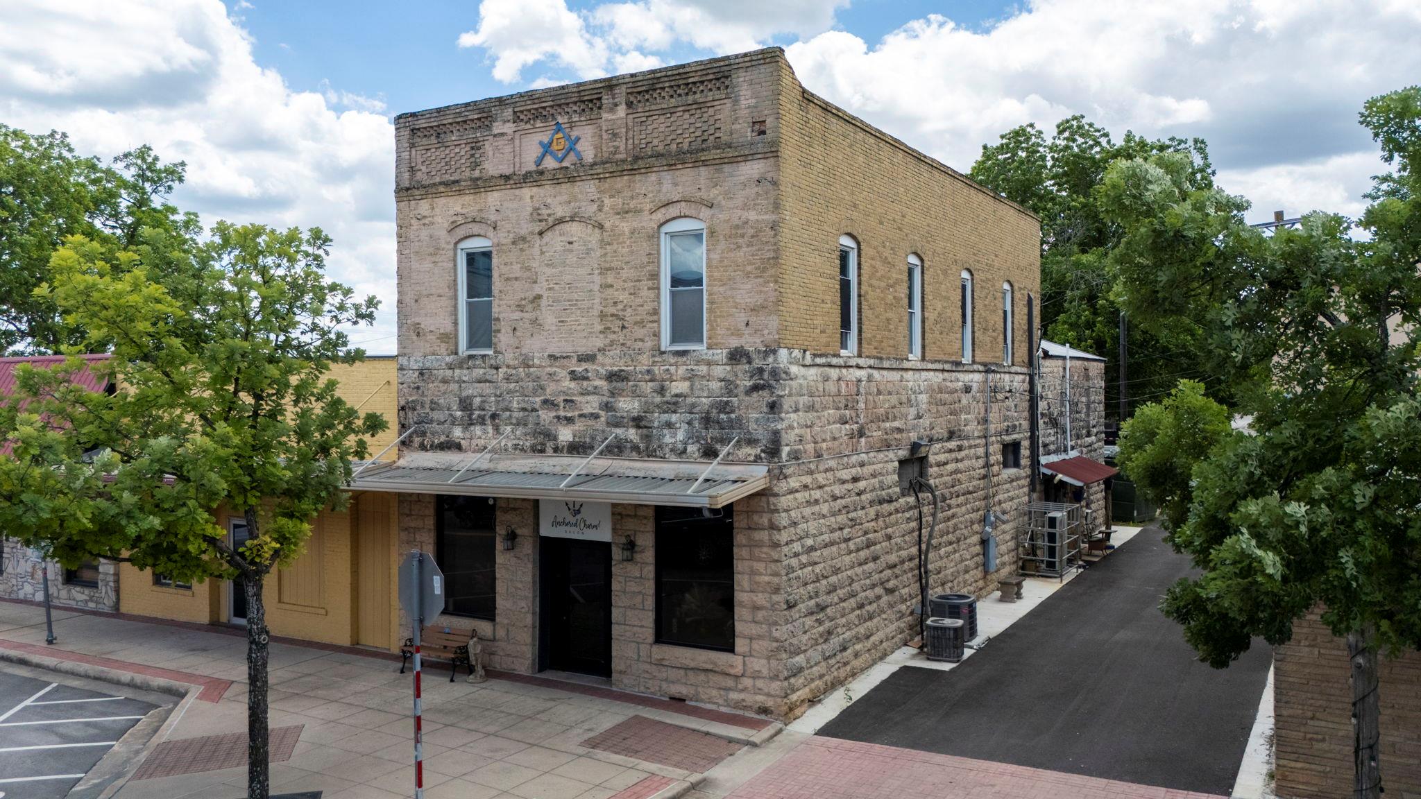 107 W Center Street Kyle TX 78640