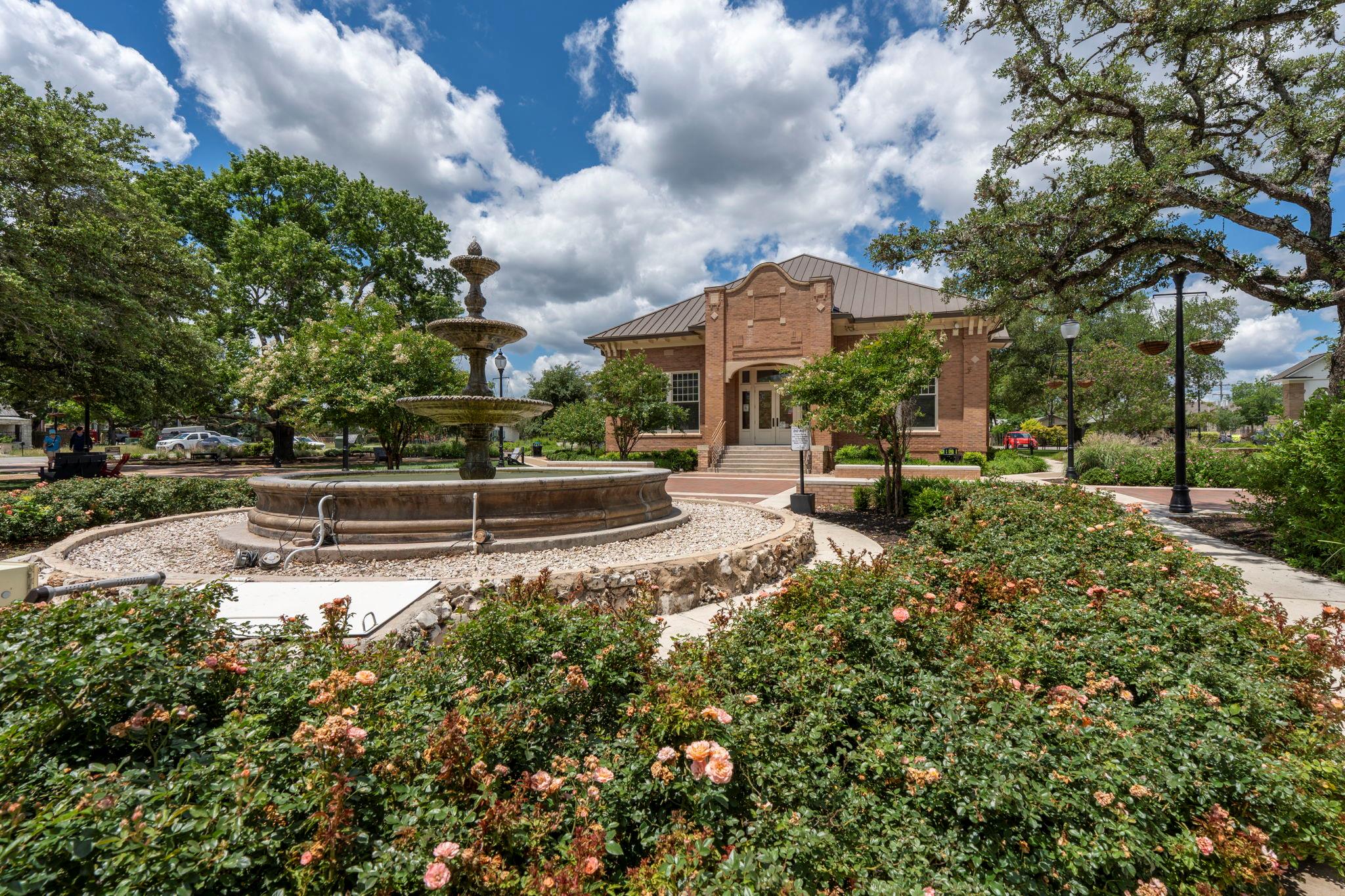 107 W Center Street Kyle TX 78640