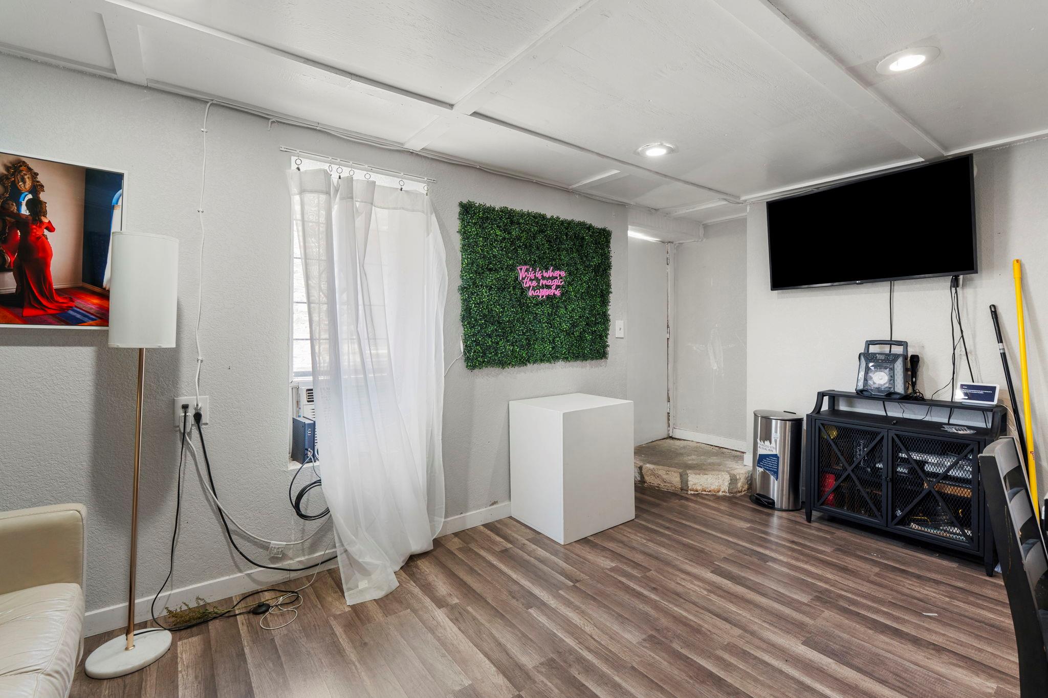 107 W Center Street Kyle TX 78640