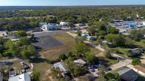 784 W Court Street Seguin TX 78155