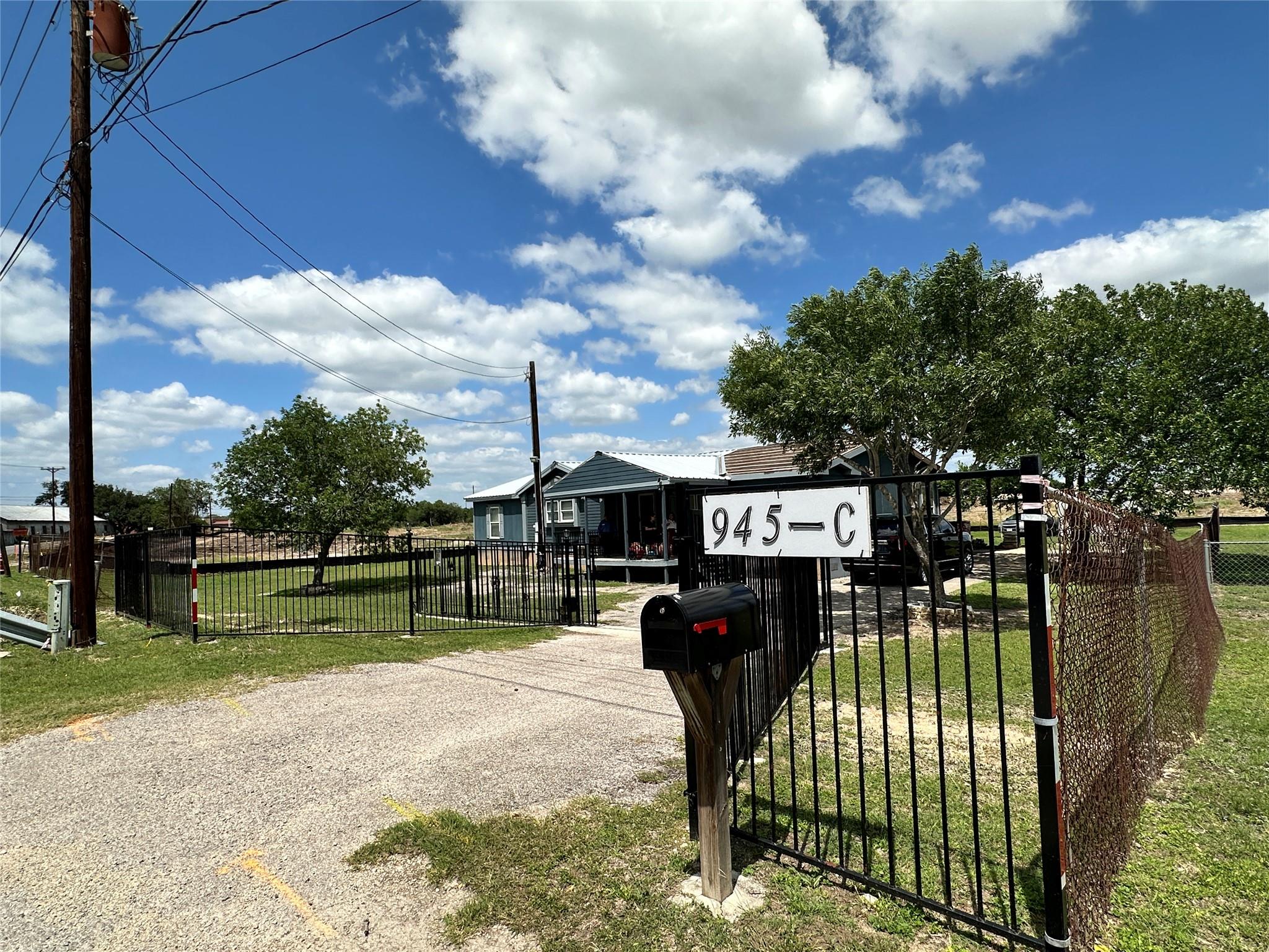 945 Old San Antonio Road Buda TX 78610