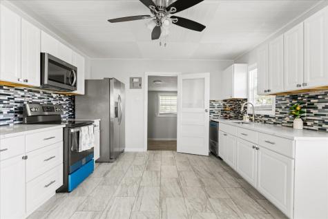 115 N Byers Street Port O'connor TX 77982