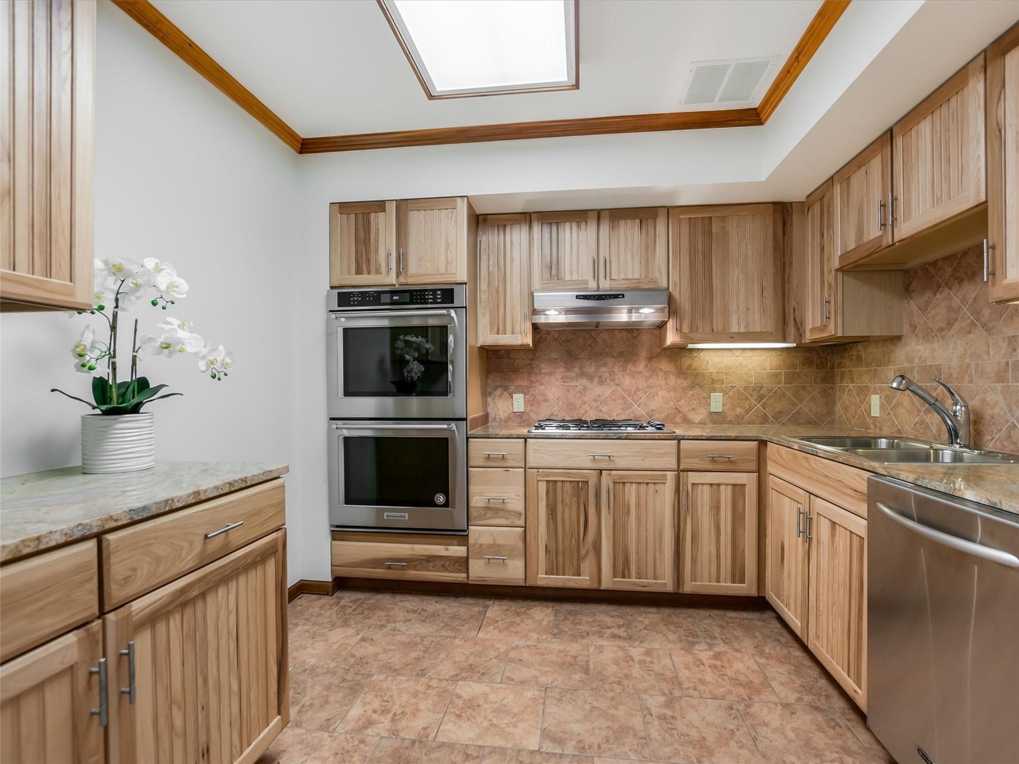 108 Mooney Circle Spicewood TX 78669