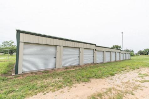 1106 Bessemer Avenue Llano TX 78643