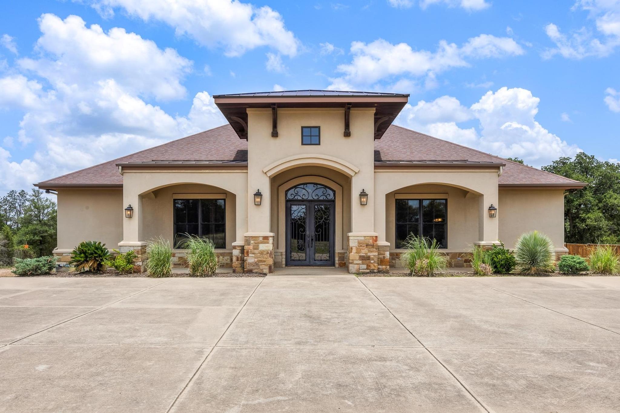 105 Applewood Drive Cedar Creek TX 78612